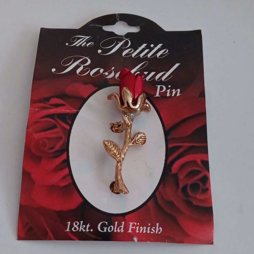 NEW - Brooch